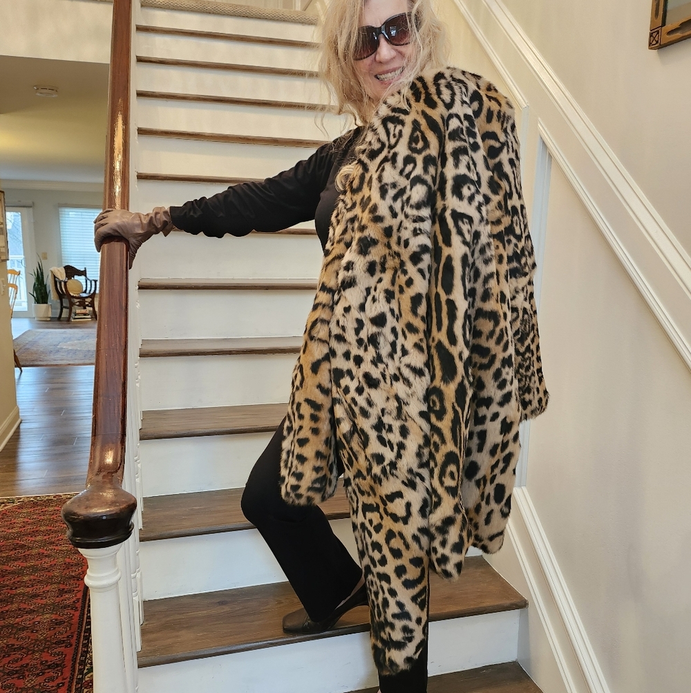 Sandova Stunning New W/O Tag Leopard Print Rabbit Fur Coat, M, $315 - Picture 7 of 9